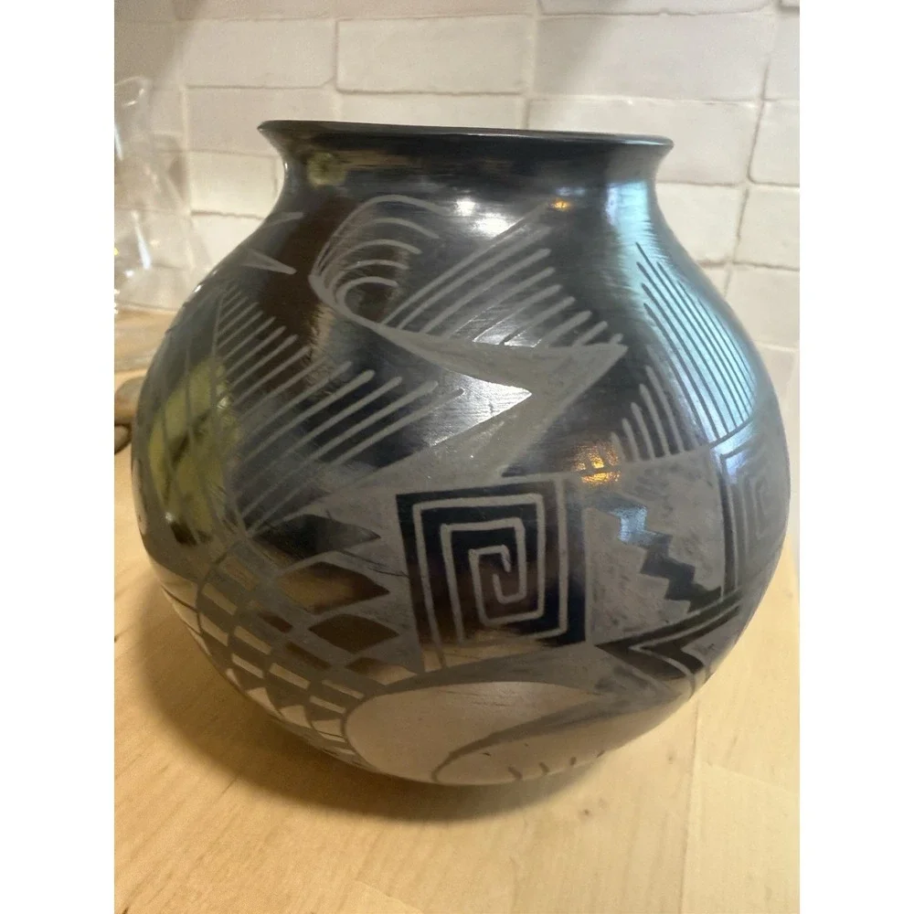 Michael Wisner Studio Pottery Vase Black Sgraffito Southwest Signed Crack As Is